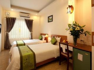 Khách sạn Diamond 2*